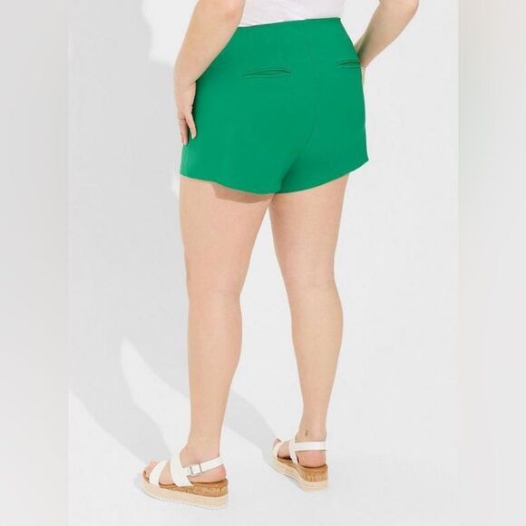 Torrid Women’s NWT’s Plus Size 3.5 Inch Pull-On High-Rise Asymmetrical Skort 5X - Picture 2 of 11